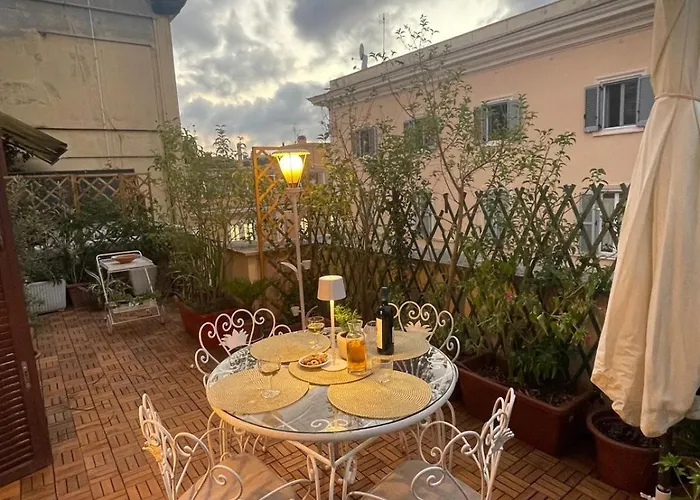 Terrace & 1930s Charm - Vatican Walk Roma